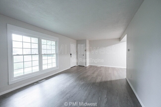 Photo - 6920 Chrysler St