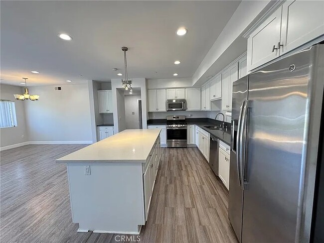 Photo - 5432 Hermitage Ave Unit 202