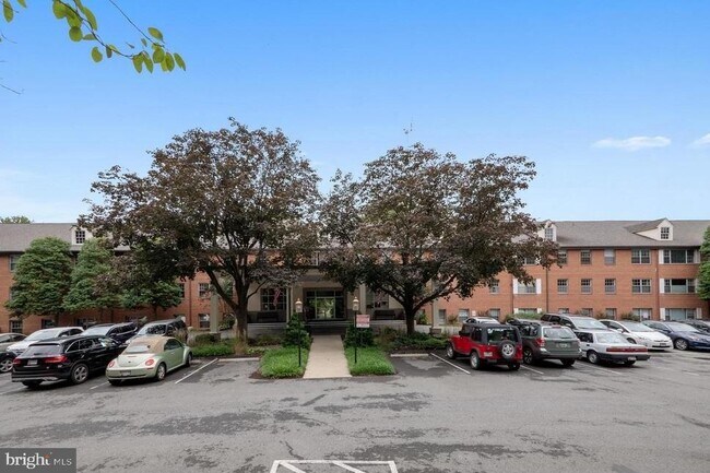 Photo - 5301 Westbard Cir Unit 419