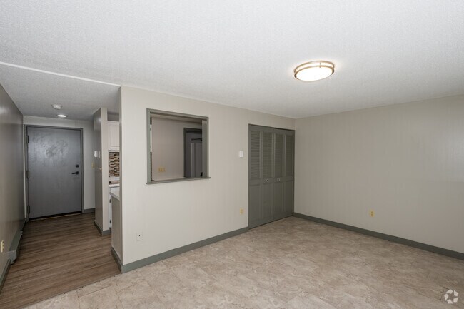 Studio - 350SF - Dining Room/ Kitchen - ReNew Washington Park