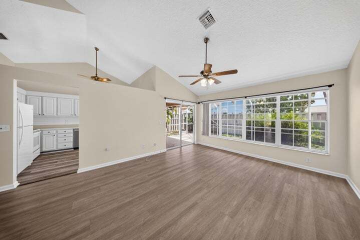 Photo - 119 Adobe Cir