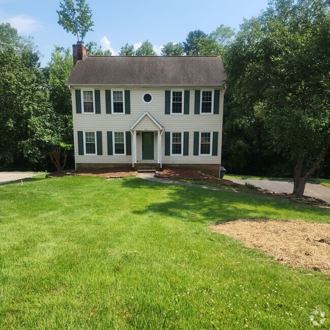 Building Photo - SPACIOUS 2-Story House with Basement in Ab...