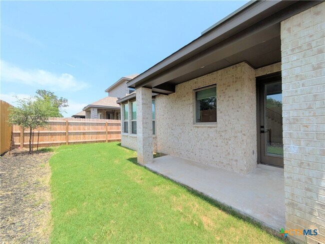 Photo - 977 Easy Gruene