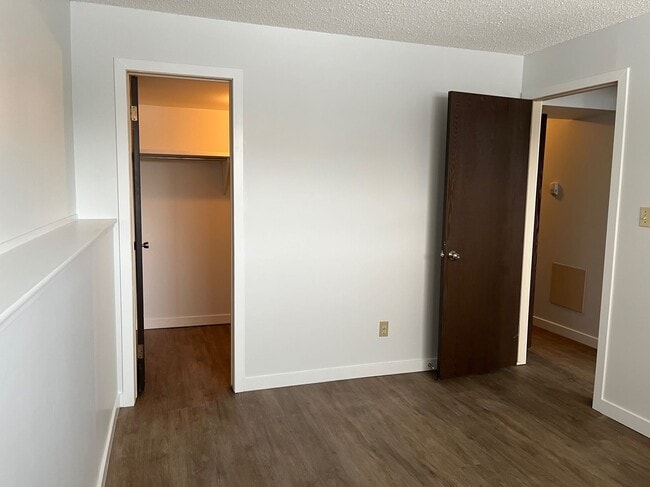 Photo - 2 Bed 1 Bath Unit in Red Deer, AB Unit C