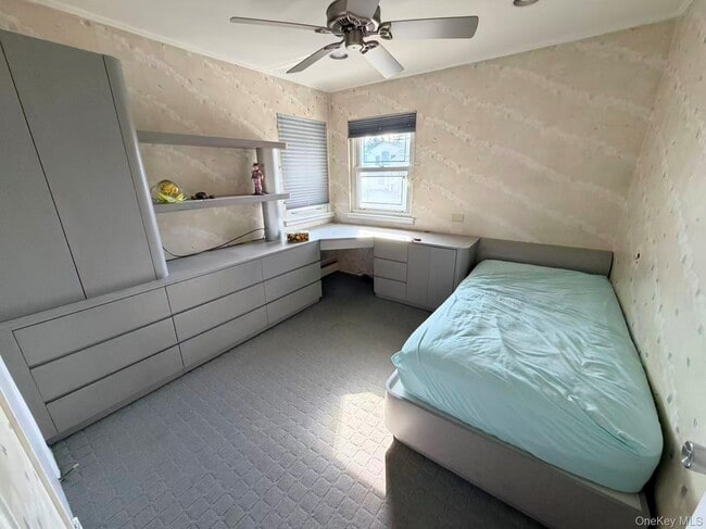 Photo - 16 Middle Ln