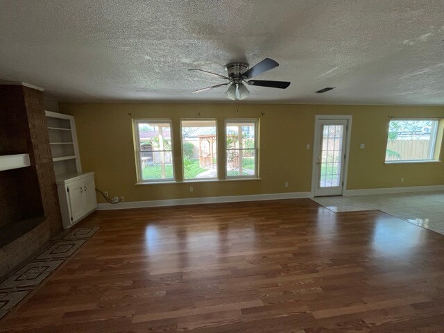 Living room 2 - 1924 W Iris Ave