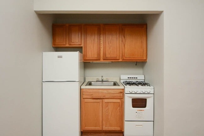 Photo - 3832 N Fremont St Unit J08W