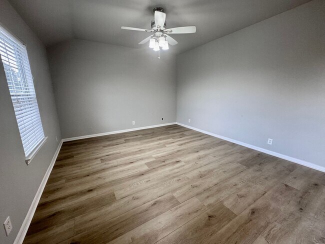 Photo - Cedar Park Condo  Freshly Updated Unit #722