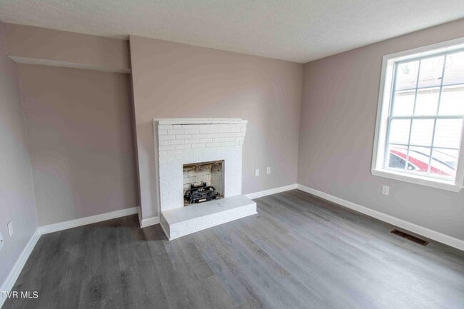 Photo - 1129 Cherry St