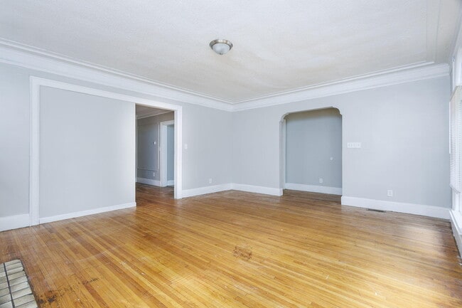 Photo - 2704 Webb St