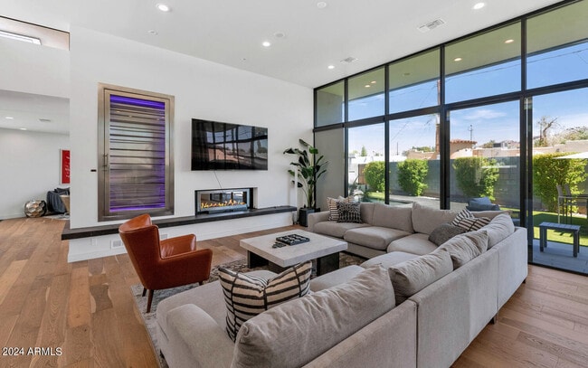 Photo - 4602 E Glenrosa Ave