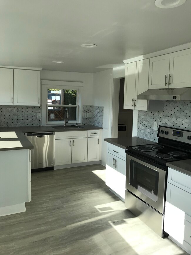 Photo - 456 Linden Ave