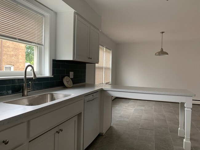 Photo - 1641 Linden St Unidad 1st floor