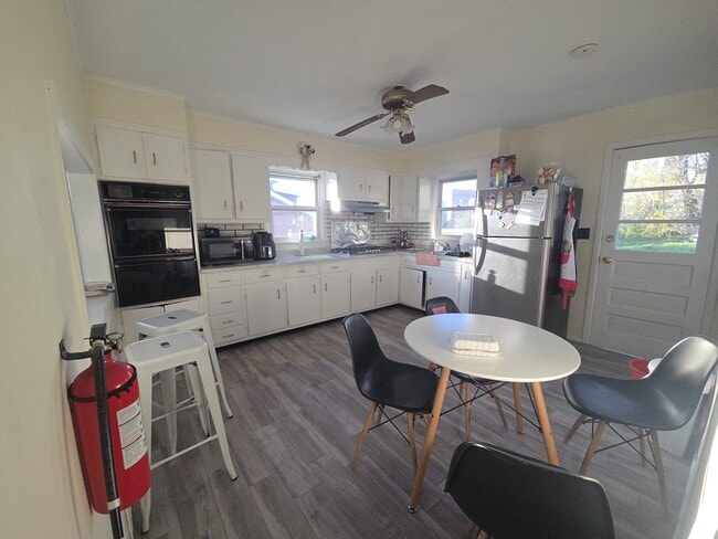 Photo - 1410 45th St