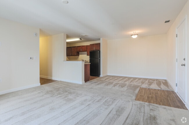 2BR,2BA,-1012SF