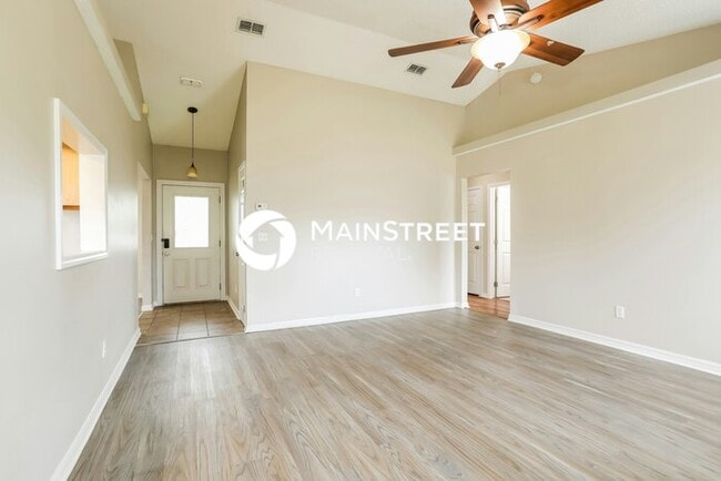 Photo - 4 Bedroom Pet-Friendly Home in Green Cove Springs, FL with Main Street Renewal