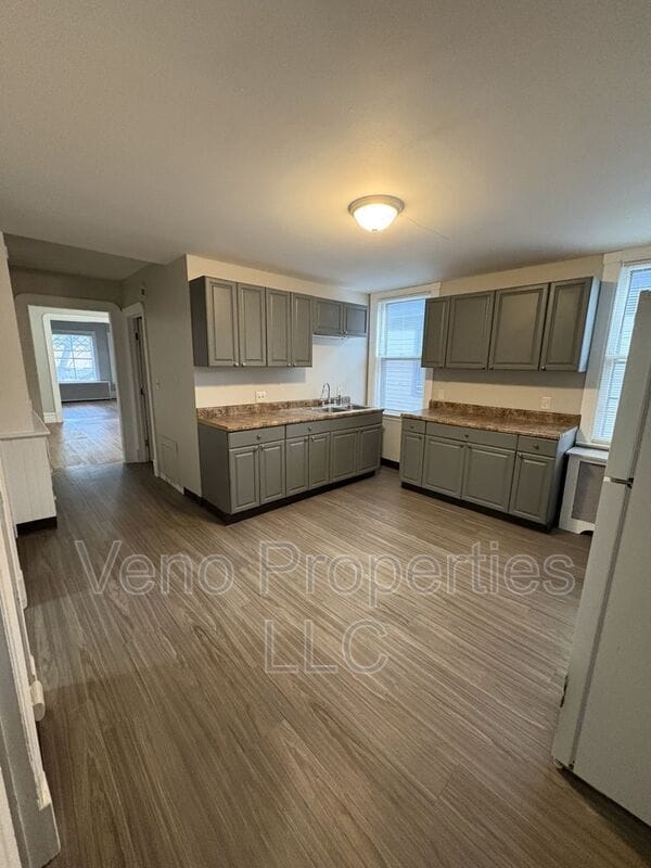 Photo - 1075 Park Ave