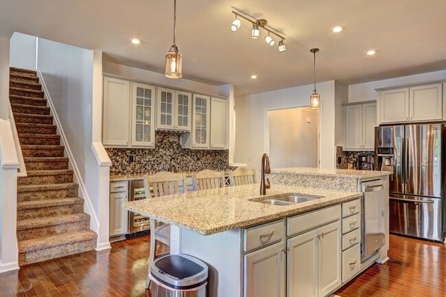 Photo - 409 Golden Rod Ct