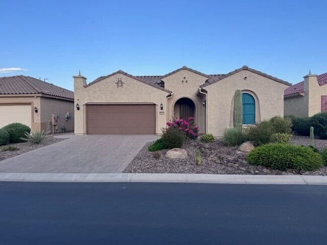 Building Photo - 4024 N Cottonwood Dr