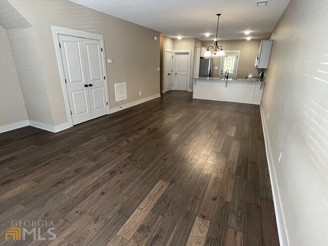 Photo - 860 S Harkness St