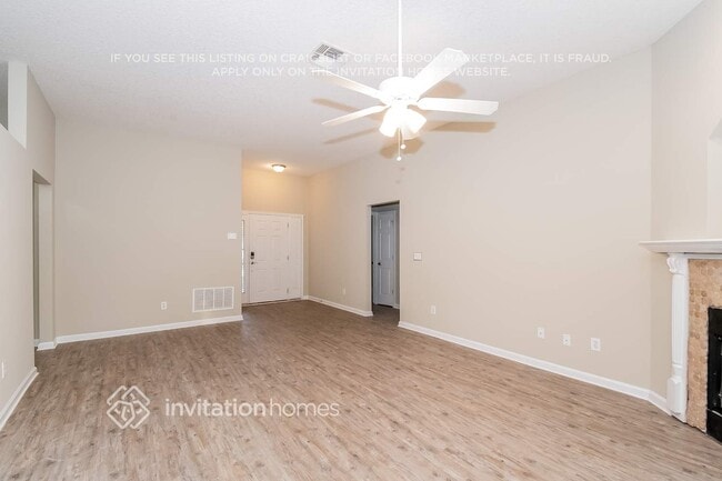 Photo - 863 S Lilac Loop