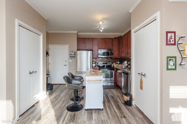 Photo - 2 br, 2 bath Condo - 1 E 8th St