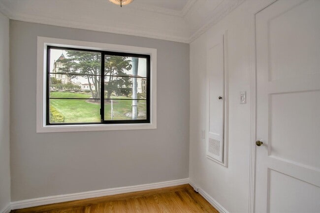 Building Photo - 2739 Turk Blvd Unit 2739