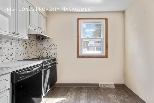 Photo - 208 Main St Unit A2