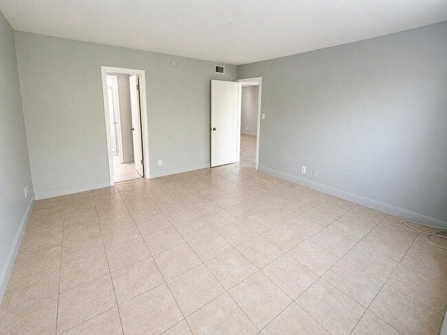 Photo - 4321 NW 9th Ave Unit 204