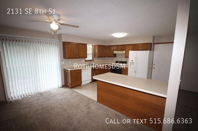 Photo - 2131 SE 8th St