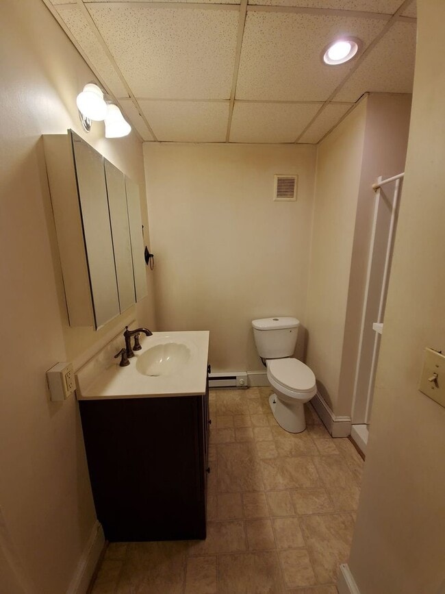 Photo - 701 W King St Unidad A