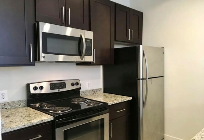 Photo - 300 Cathedral St