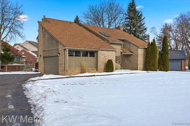 Photo - 4606 Strandwyck Rd