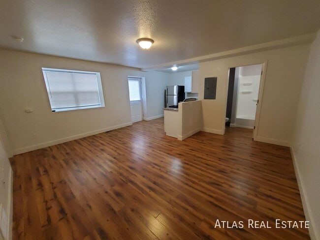 Photo - 105 W Union Ave