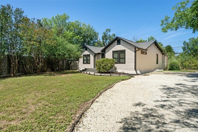 Photo - 2804 Breeze Terrace