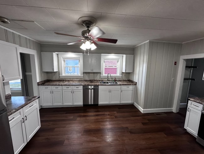 Building Photo - 47 Water St