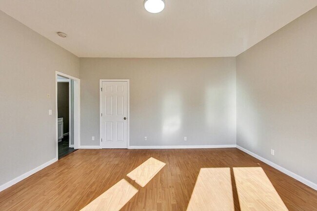 Photo - 1000 18th St Unit 16