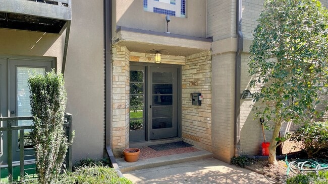 Photo - 227 N Dotger Ave Unit E15