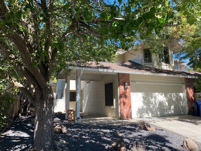 Building Photo - Freshened Up !!