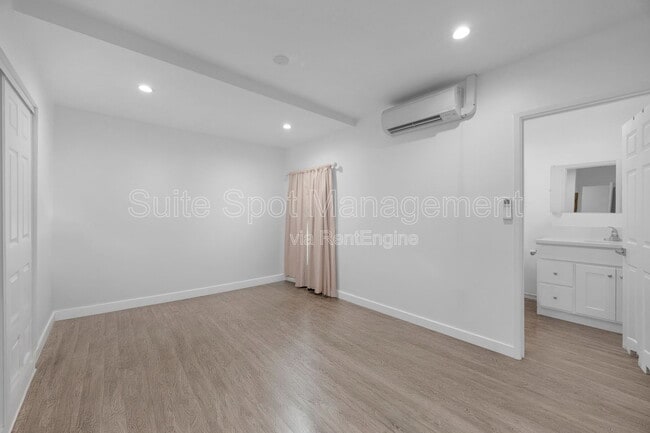 Photo - 570 N Cambridge St Unidad 570
