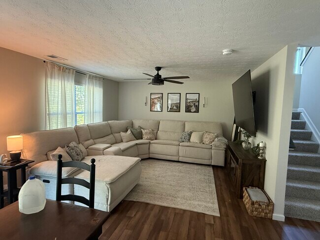 Photo - 157 Ashburn Way