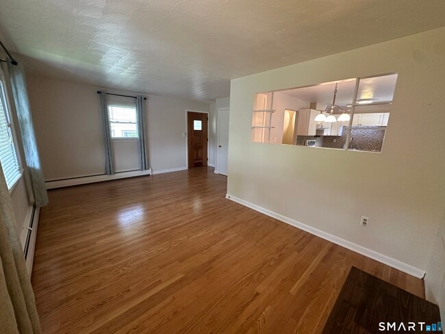 Photo - 18 Manchester Ave