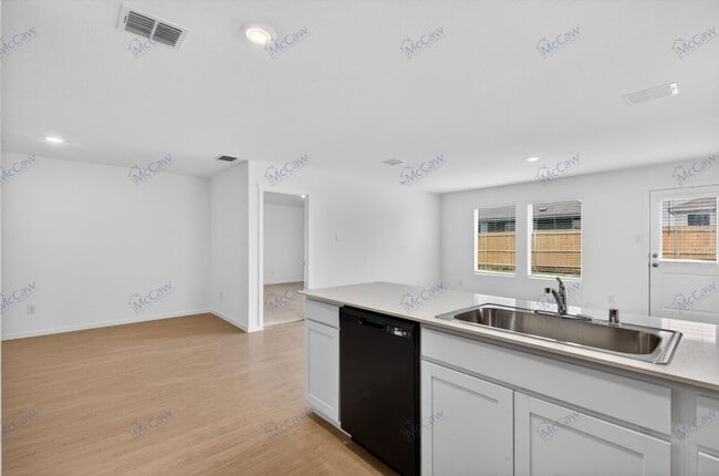 Photo - 639 Montclair Ave