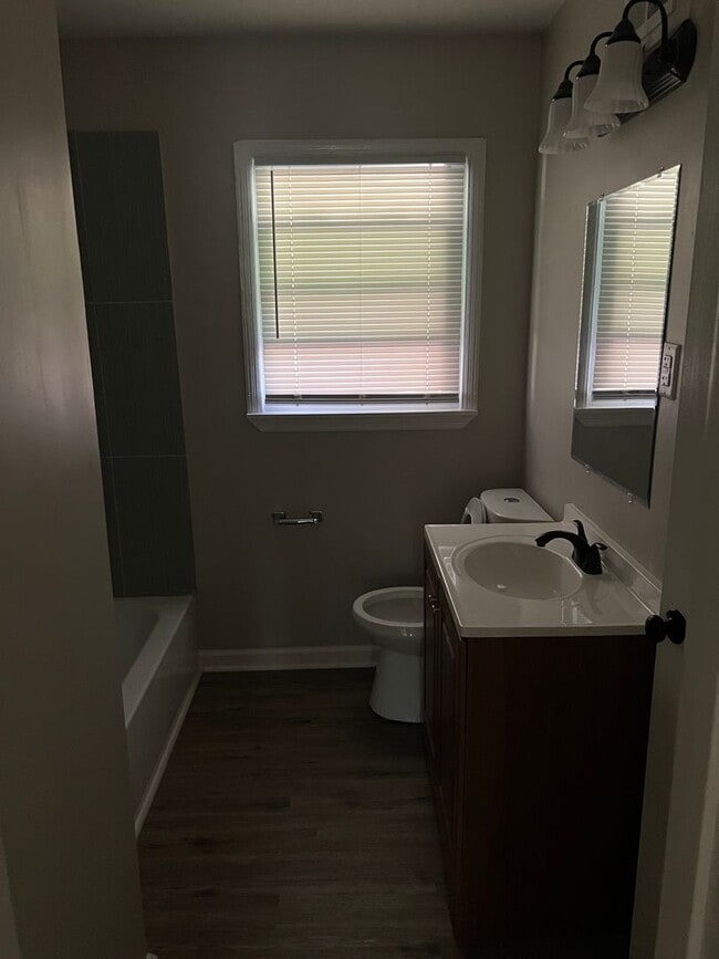 Photo - 1605 12th Ave