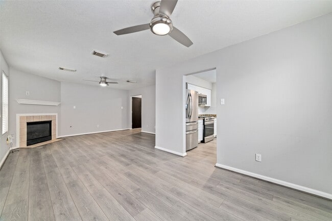 Photo - 10810 Meadow Walk Ln