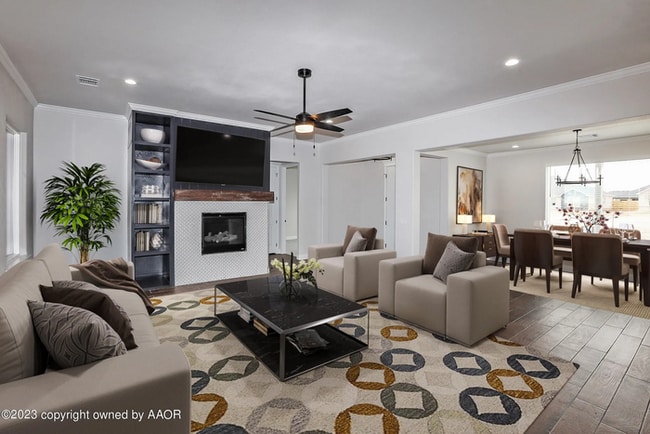 Photo - 504 Country Club Dr