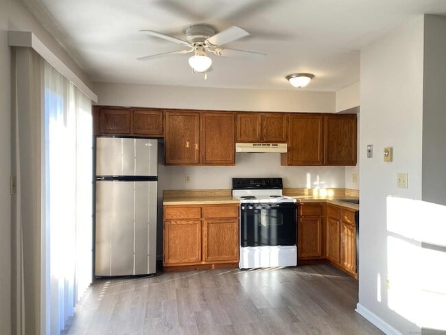 Photo - 99 Aspetuck Vlg