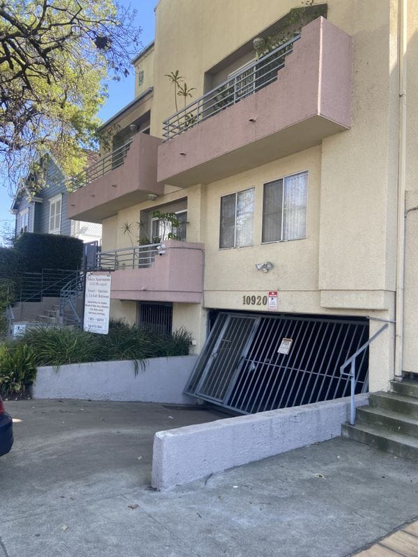 Photo - 10920 Moorpark St Apartment