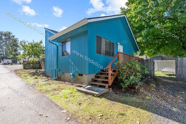 Photo - Darling Two Bedroom With Large Fenced Yard...