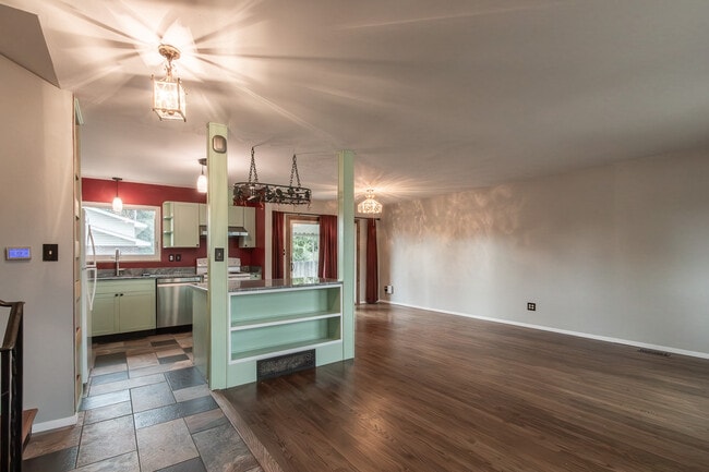 17 McBurney Blvd